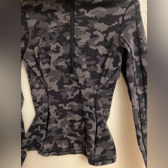Lululemon run 1/2 zip sweater - Picture 9 of 12